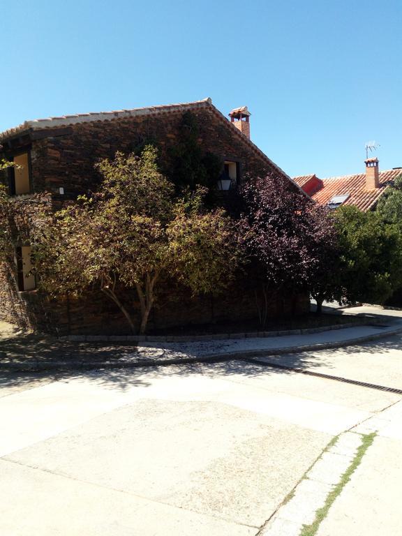 בית הארחה Cervera de Buitrago 	El Egio מראה חיצוני תמונה